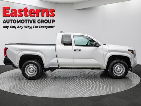 Used 2024 Toyota Tacoma SR image 4