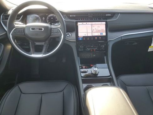 New 2025 Jeep Grand Cherokee Limited image 16