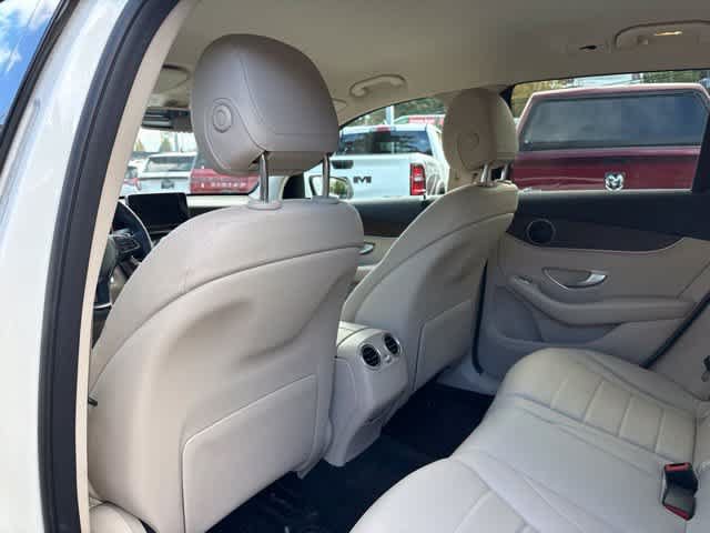 Used 2019 Mercedes-Benz GLC 300 4MATIC image 11