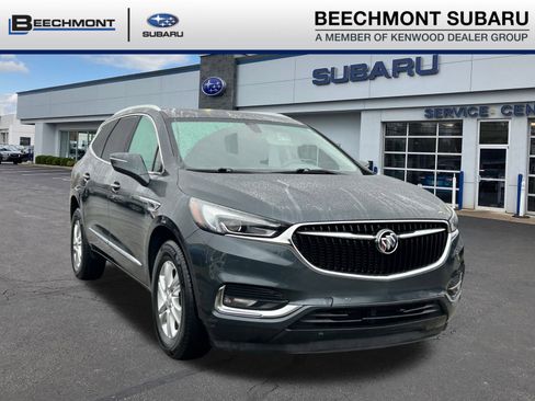 Used 2018 Buick Enclave Essence image 1