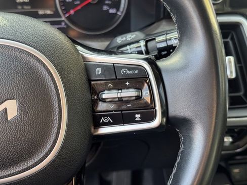 Certified 2022 Kia Sorento EX image 29