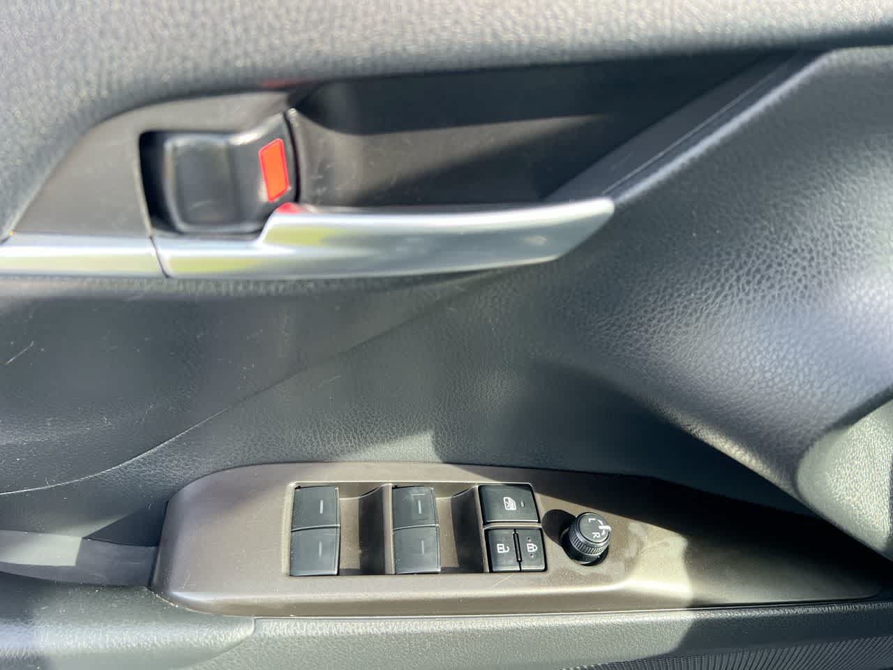 Used 2023 Toyota Camry SE FWD image 13