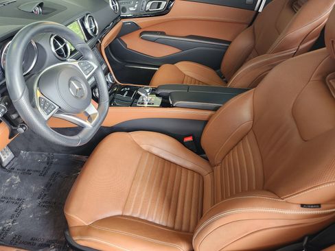 Used 2019 Mercedes-Benz SL 550 image 17