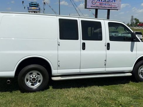 Used 2024 GMC Savana 2500 w/ Driver Convenience Package RWD image 7