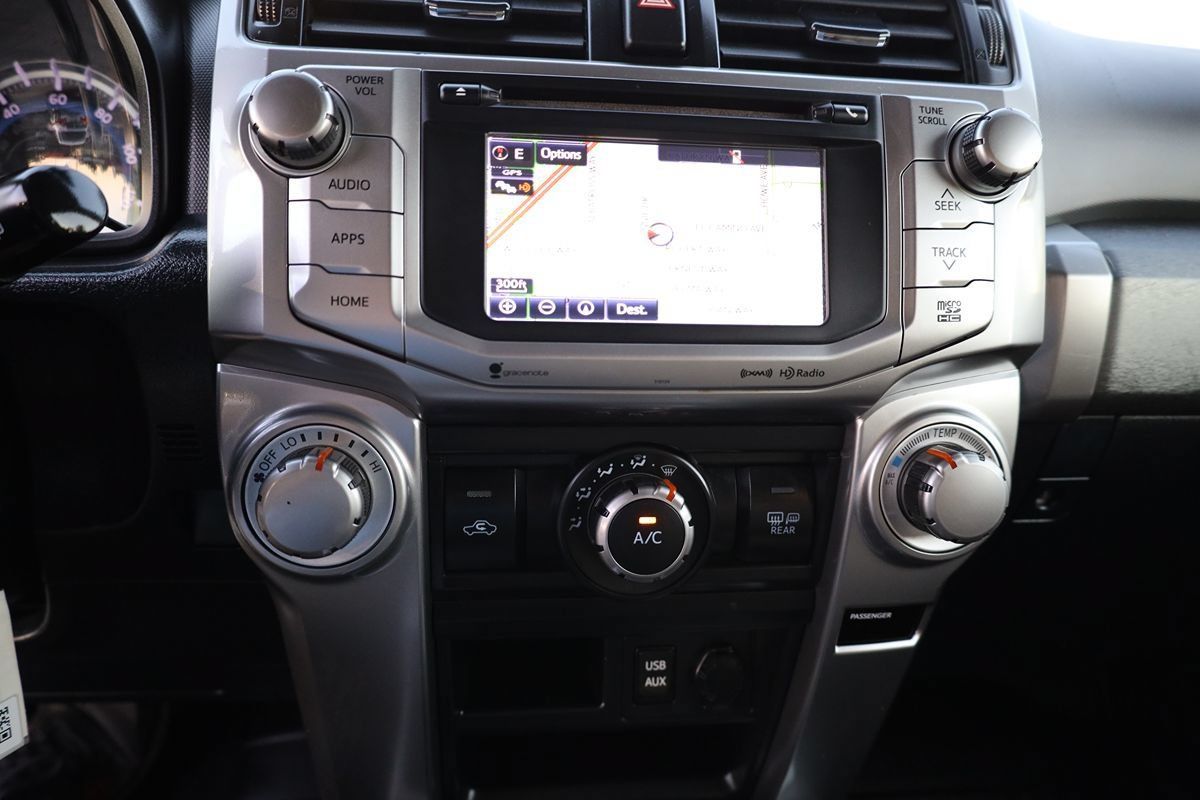 Used 2018 Toyota 4Runner SR5 AWD/4WD image 29
