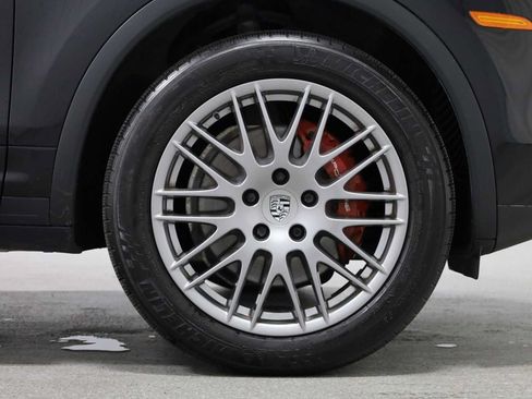 Used 2016 Porsche Cayenne S AWD/4WD image 12
