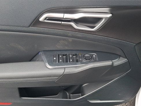 New 2026 Kia Sportage EX FWD image 8