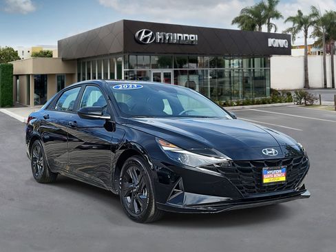 Certified 2023 Hyundai Elantra SEL image 1