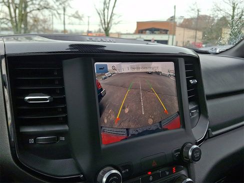 Used 2022 RAM 1500 Big Horn w/ Built-to-serve Edition image 17