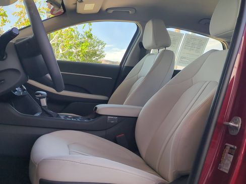 Certified 2025 Hyundai Sonata SE FWD image 18