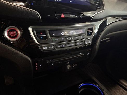 Used 2022 Honda Pilot Touring image 14