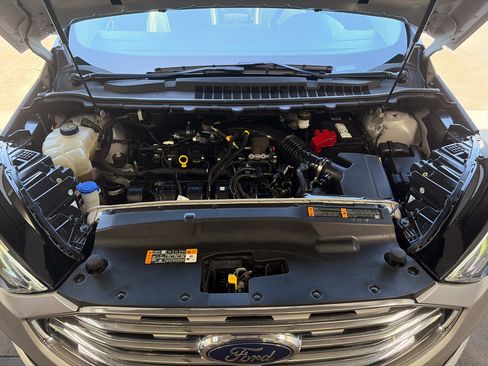 Used 2019 Ford Edge Titanium w/ Equipment Group 301A AWD/4WD image 37
