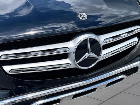 Certified 2022 Mercedes-Benz GLC 300 w/ Premium Package Lite image 30