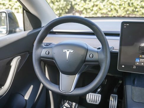 Used 2022 Tesla Model Y Performance AWD/4WD image 14