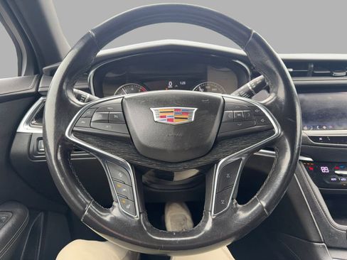 Used 2020 Cadillac XT5 Premium Luxury image 13