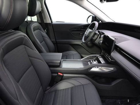 New 2026 Lincoln Nautilus Reserve AWD/4WD image 16