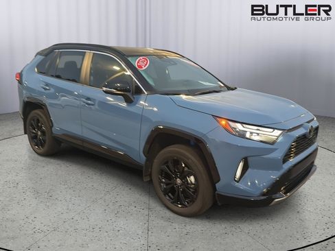 Certified 2025 Toyota RAV4 XSE w/ Weather Package AWD/4WD image 8