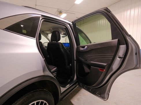 Used 2024 Ford Escape SE image 16