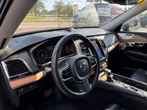 Used 2016 Volvo XC90 T6 Inscription w/ Vision Package AWD/4WD image 9