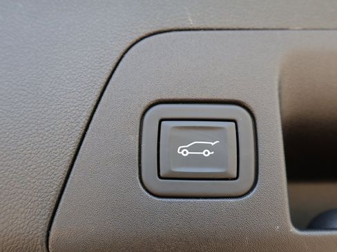 Used 2023 Buick Envision Avenir image 24