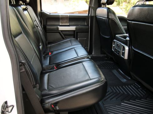 Used 2019 Ford F250 Lariat w/ Lariat Ultimate Package AWD/4WD image 46