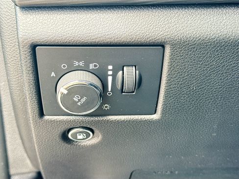 Used 2021 Jeep Grand Cherokee Laredo X RWD image 34