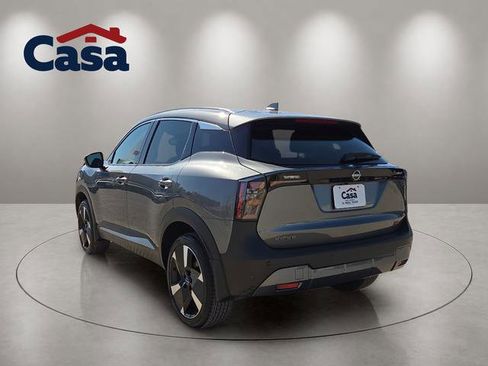 Used 2025 Nissan Kicks SR FWD image 2
