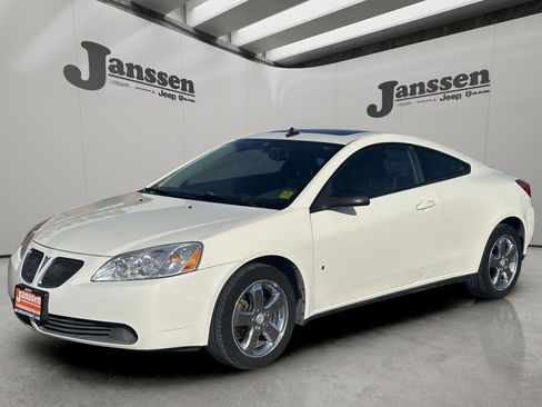 Used 2008 Pontiac G6 GT w/ Premium Package FWD image 8