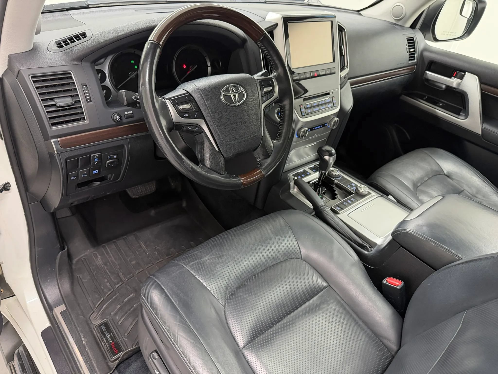 Used 2018 Toyota Land Cruiser AWD/4WD image 60