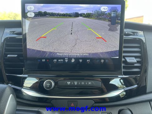 Used 2024 Ford Transit 350 XLT RWD image 6