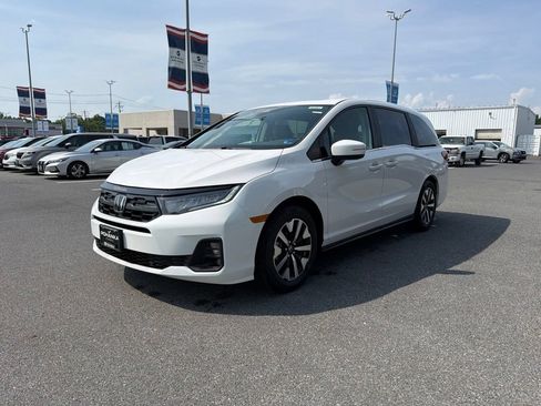 New 2026 Honda Odyssey EX-L image 2