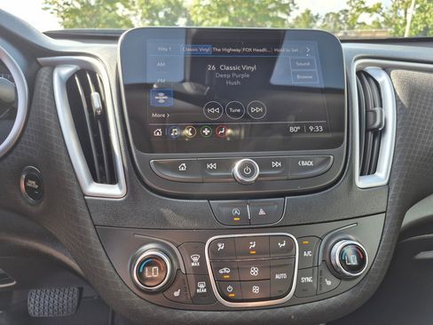 Used 2023 Chevrolet Malibu LT image 16