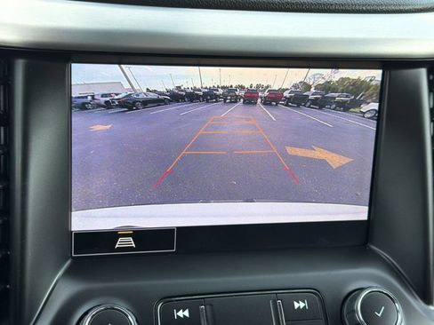Used 2023 GMC Acadia SLT FWD image 23