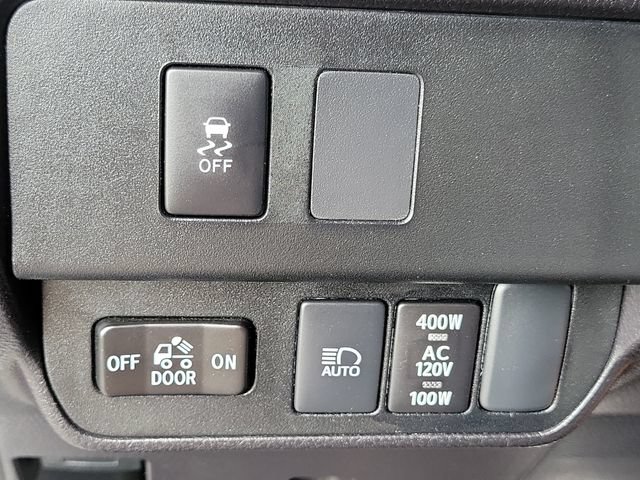 Used 2023 Toyota Tacoma TRD Off-Road w/ Black Out Package (TMS) AWD/4WD image 18