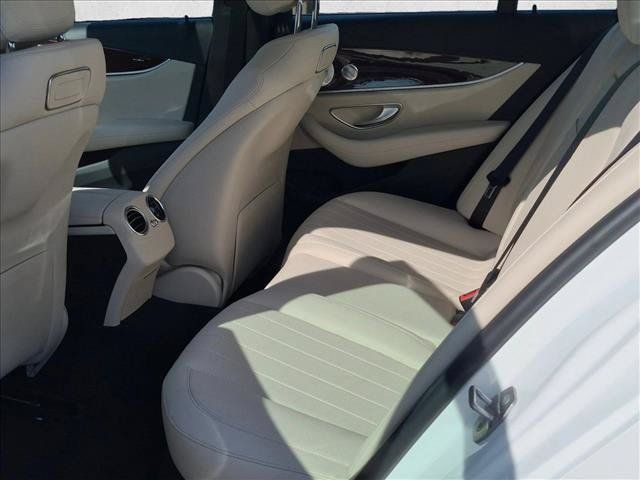 Used 2018 Mercedes-Benz E 400 4MATIC Sedan image 18