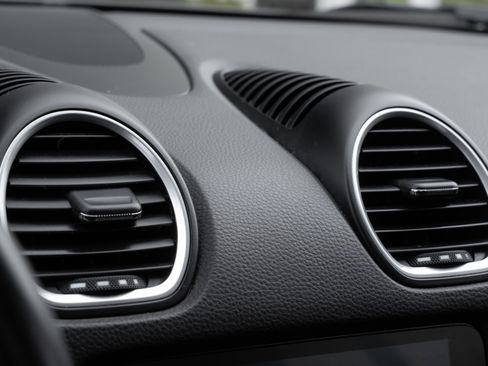 Used 2018 Porsche 718 Cayman image 12