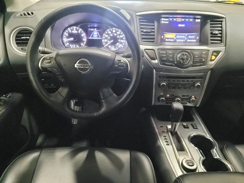 Used 2020 Nissan Pathfinder SL AWD/4WD image 22