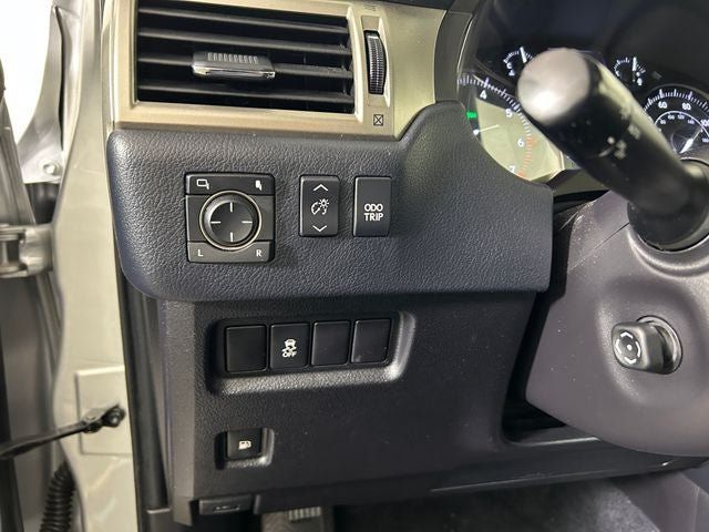 Used 2018 Lexus GX 460 w/ Navigation Package AWD/4WD image 18