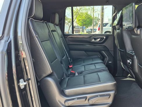Used 2021 GMC Yukon XL SLT w/ Rear Media and Nav Package AWD/4WD image 29