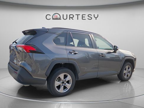 Used 2023 Toyota RAV4 XLE image 2
