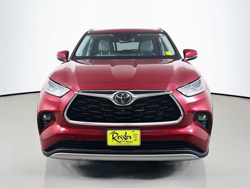 Used 2021 Toyota Highlander Platinum AWD/4WD image 2
