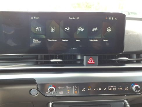 New 2026 Kia Carnival FWD image 18