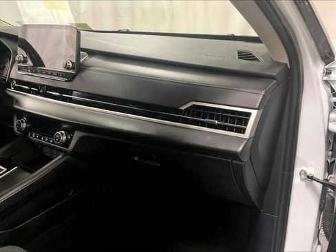 Used 2024 Mitsubishi Outlander SE image 13
