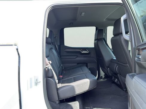 Used 2025 GMC Sierra 1500 SLT AWD/4WD image 13