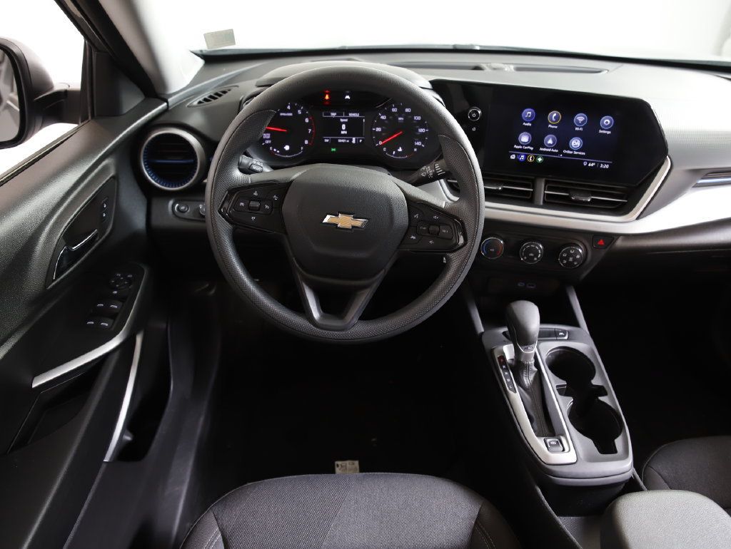 Used 2024 Chevrolet Trax LS w/ Driver Confidence Package FWD image 15