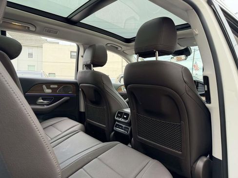 Used 2023 Mercedes-Benz GLS 450 4MATIC image 12