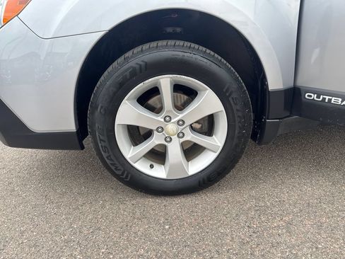 Used 2014 Subaru Outback 2.5i Premium AWD/4WD image 25