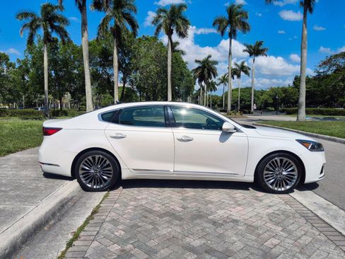 Used 2019 Kia Cadenza Limited FWD image 23