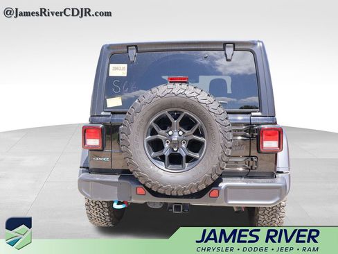 Used 2024 Jeep Wrangler Unlimited AWD/4WD image 8