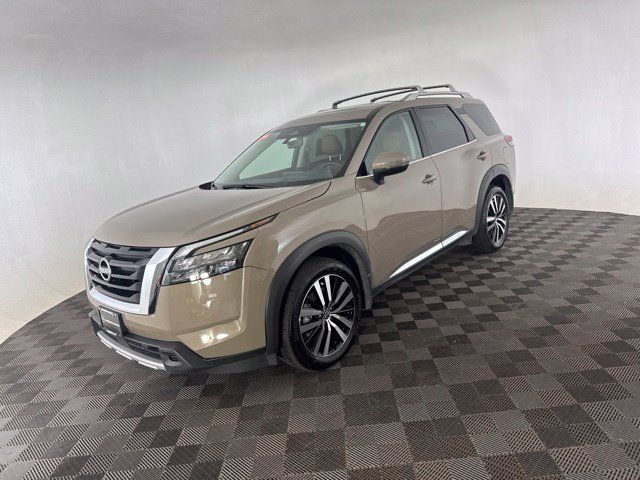 Certified 2025 Nissan Pathfinder Platinum AWD/4WD image 3
